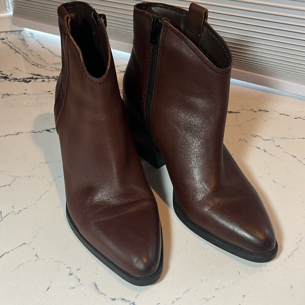 Naturalizer Fairmont Chocolate Brown Leather Ankle Boots 7